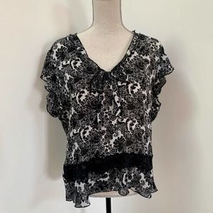 Women’s XL Black And White Lace Top